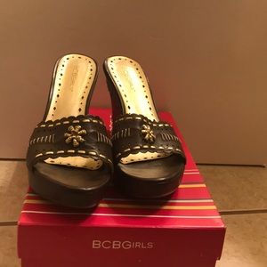 Women’s shoes